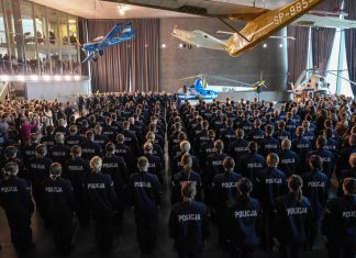 Ślubowanie nowo przyjętych policjantów