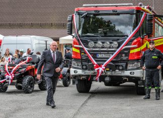 Kolejne nowe samochody strażackie dla małopolskich ochotników