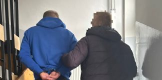 Zatrzymani za narkotyki. Policjanci zabezpieczyli znaczne ilości zabronionych substancji