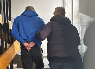 Zatrzymani za narkotyki. Policjanci zabezpieczyli znaczne ilości zabronionych substancji