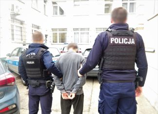 Policjanci zatrzymali 16-latka i 17-latka odpowiedzialnych za rozboje