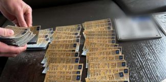 Setki aut z nielegalnymi badaniami technicznymi – policjanci rozbili grupę przestępczą