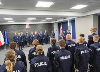 14 nowych policjantów złożyło ślubowanie w Komendzie Wojewódzkiej Policji w Krakowie